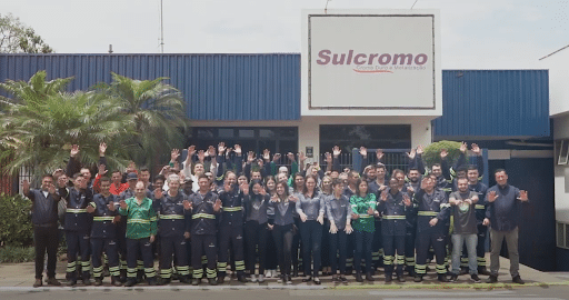 equipe de funcionários da sulcromo, uma empresa familiar